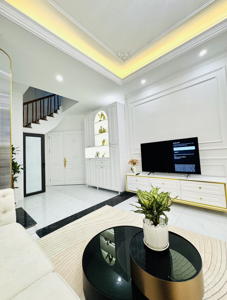ÁN NHÀ NGỌC HÀ - GẦN PHỐ - GẦN Ô TÔ - 38M2 - 5 TẦNG - 4M MẶT TIỀN - 9 TỶ - LÔ GÓC - NHÀ ĐẸP Ở NGAY